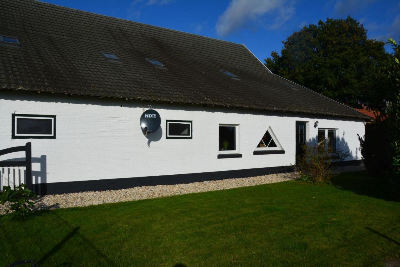 Ferienwohnung Grafenland Dersum Exterior photo